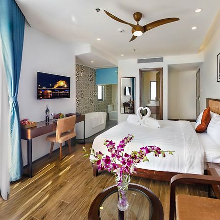 Ritzy Boutique Hotel Da Nang Beach Esterno foto