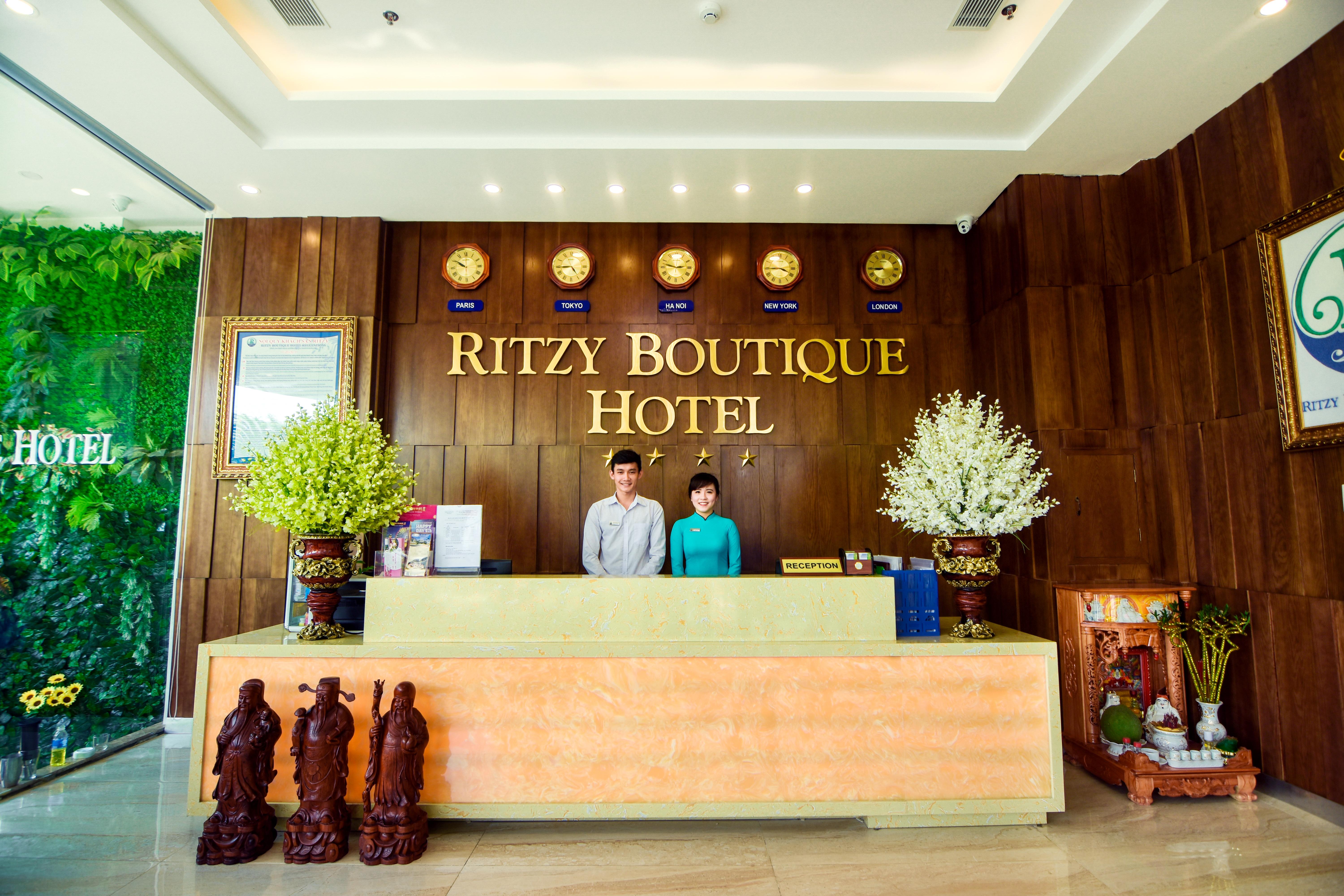 Ritzy Boutique Hotel Da Nang Beach Esterno foto