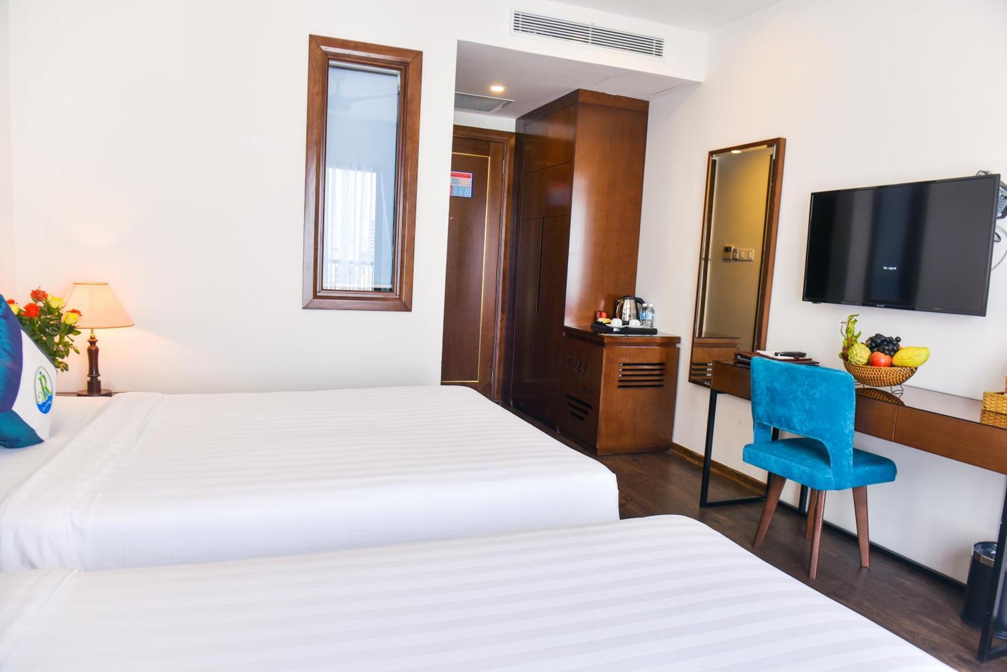 Ritzy Boutique Hotel Da Nang Beach Esterno foto