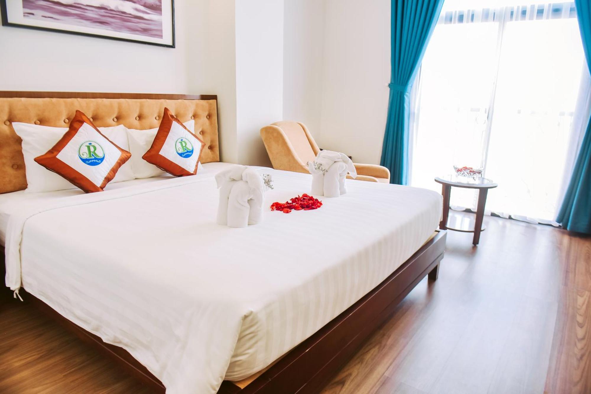 Ritzy Boutique Hotel Da Nang Beach Esterno foto